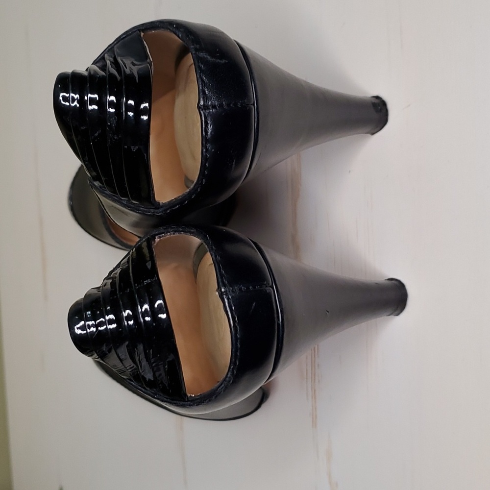 Modern Vintage | Black Leather Pumps Sz 36 1/2 - Picture 9 of 12